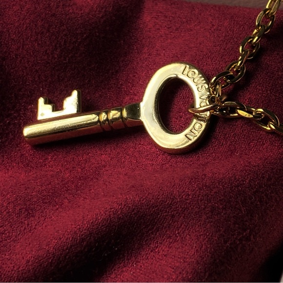 Reworked vintage Louis Vuitton key necklace - Picture 2 of 3